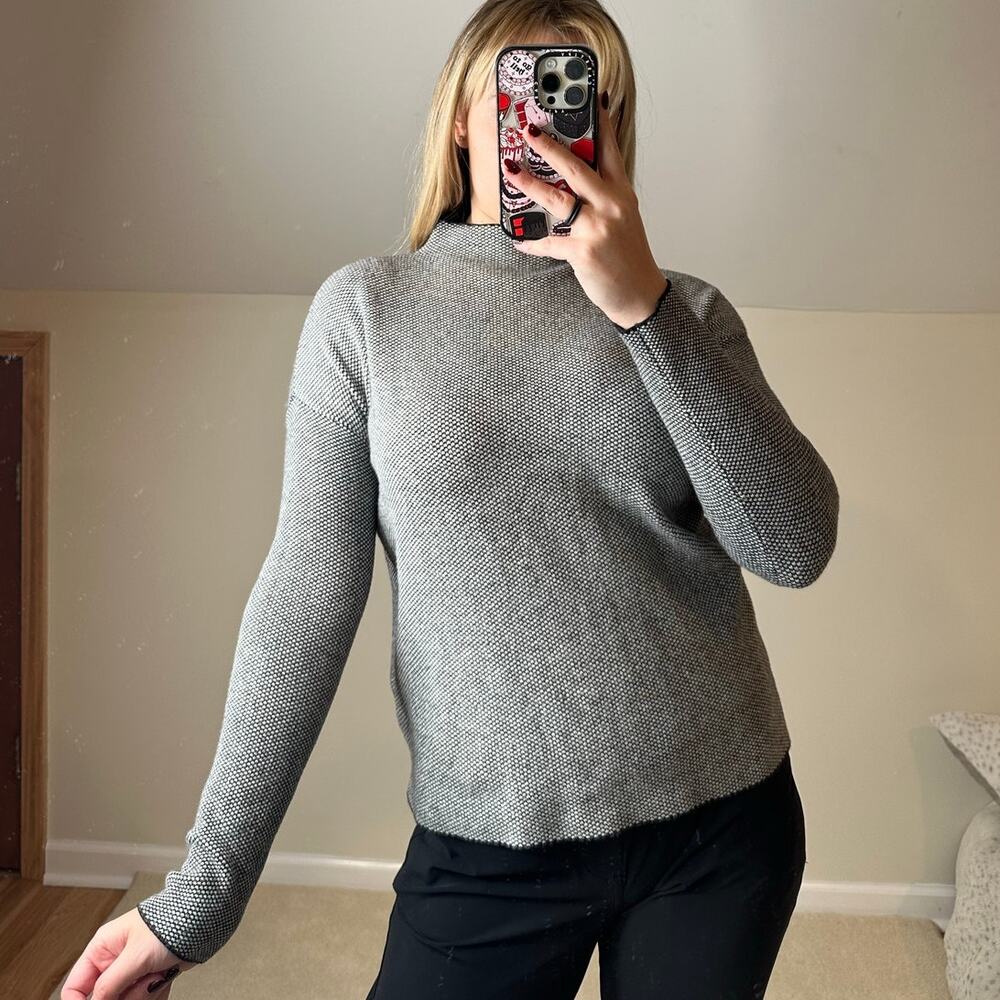 Tahari: Gray Black and White Patterned Mockneck Sweater